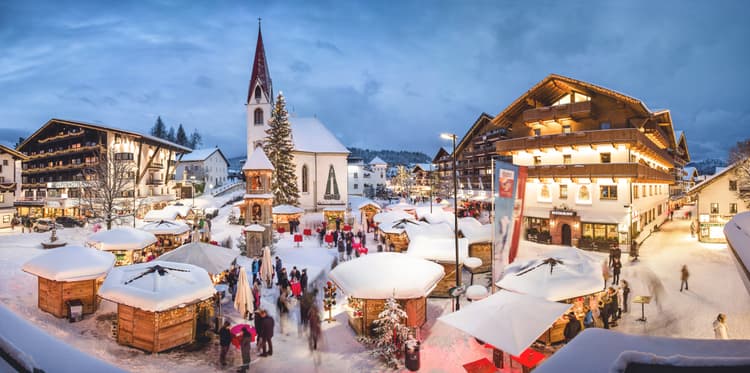 Seefeld Christmas market in the snow